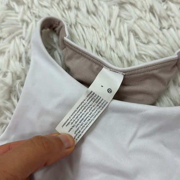 Lululemon Strong Lines Bra *Medium Support, B/C Cup White - Picture 4 of 6